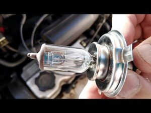 bombilla fundida en un zocalo