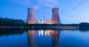 planta de energia fosil en funcionamiento