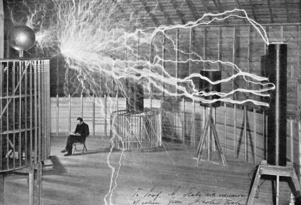 Quién era Nikola Tesla y cuáles fueron sus contribuciones a la ciencia
