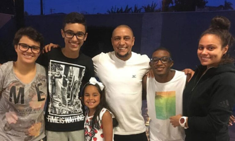 Quién es Roberto Carlos Rebeca da Silva Rocha y qué lo hace especial 55 retrato de roberto carlos rebeca da silva